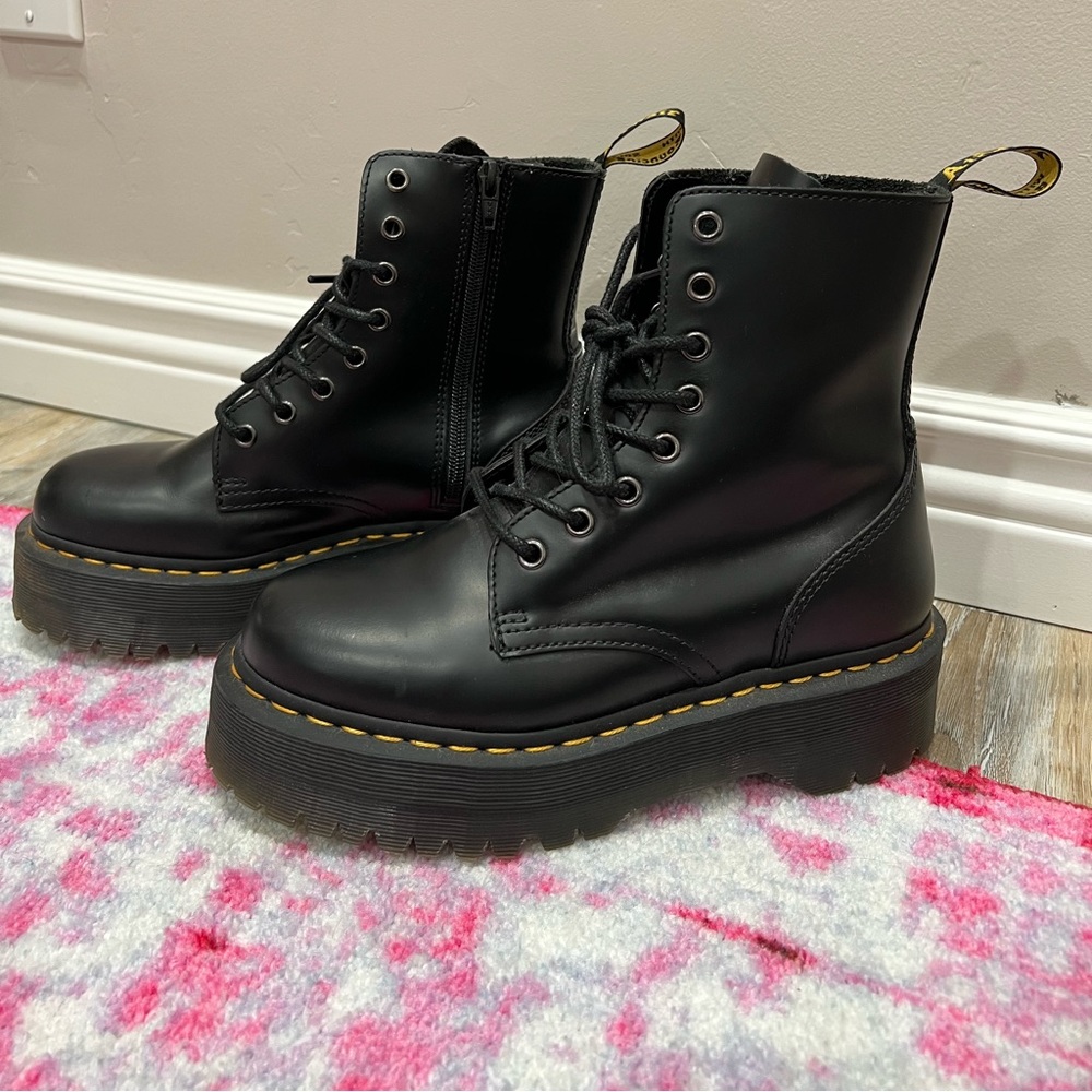 Dr. Marten Platform Jadon Boots